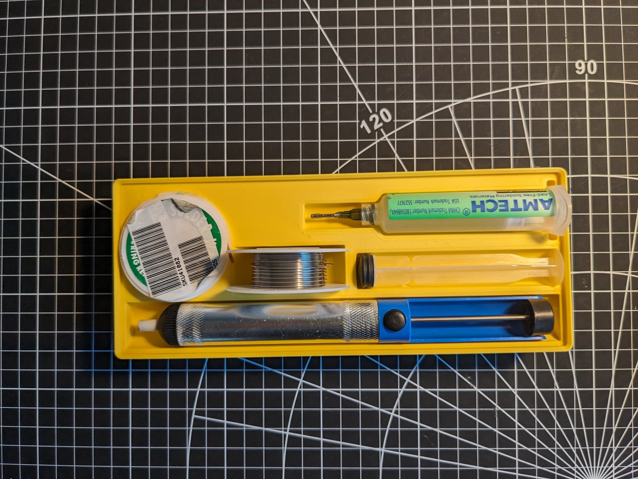 Hộp chứa vật liệu hàn Gridfinity cho thợ hàn