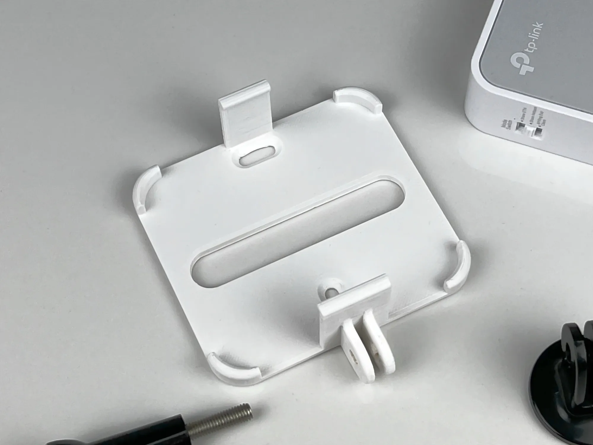 Giá đỡ tường TP-Link TL-WR902 với giá đỡ GoPro tương thích