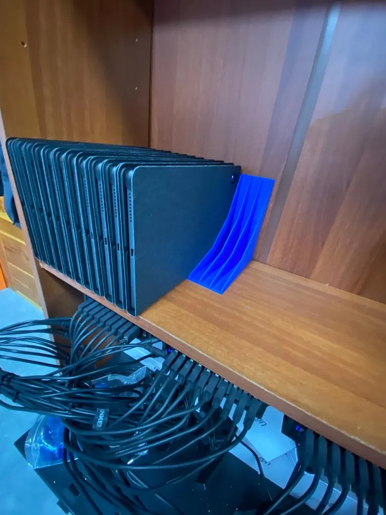 Bộ chia bảng cho tablet trong trường học