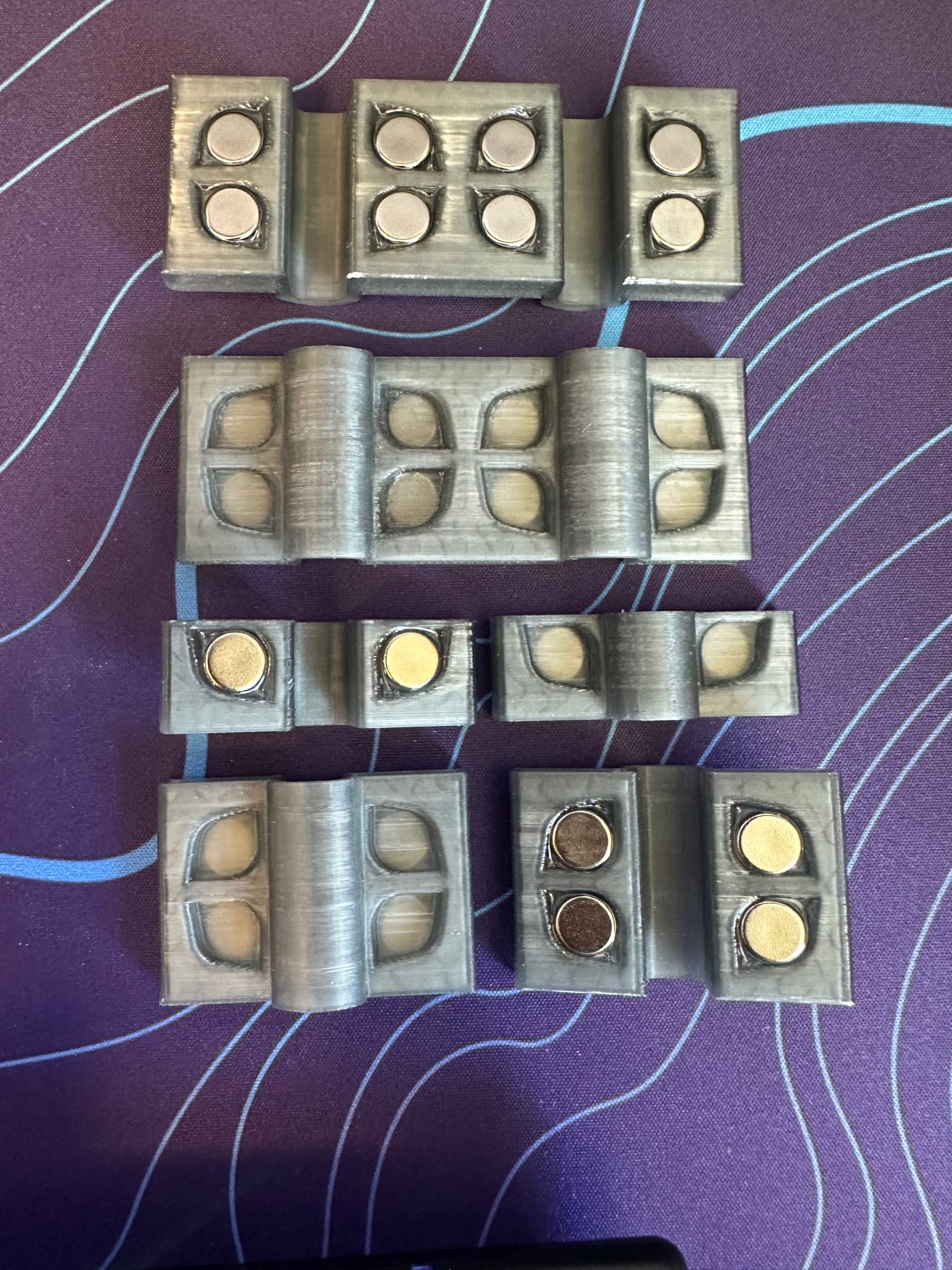 Giải pháp quản lý cáp từ tính cho giá đỡ màn hình tùy chỉnh