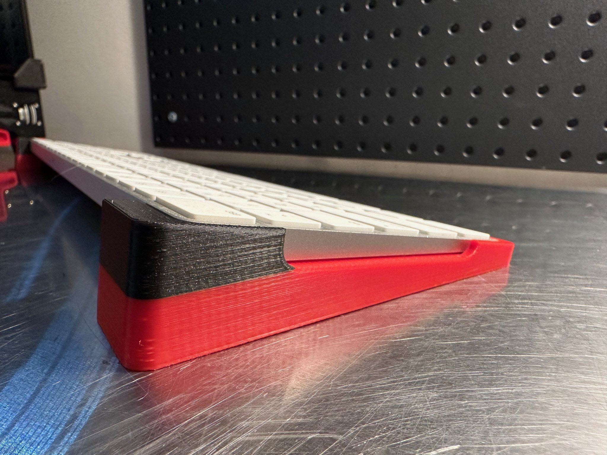 Giá đỡ mỏng cho bàn phím Magic của Apple