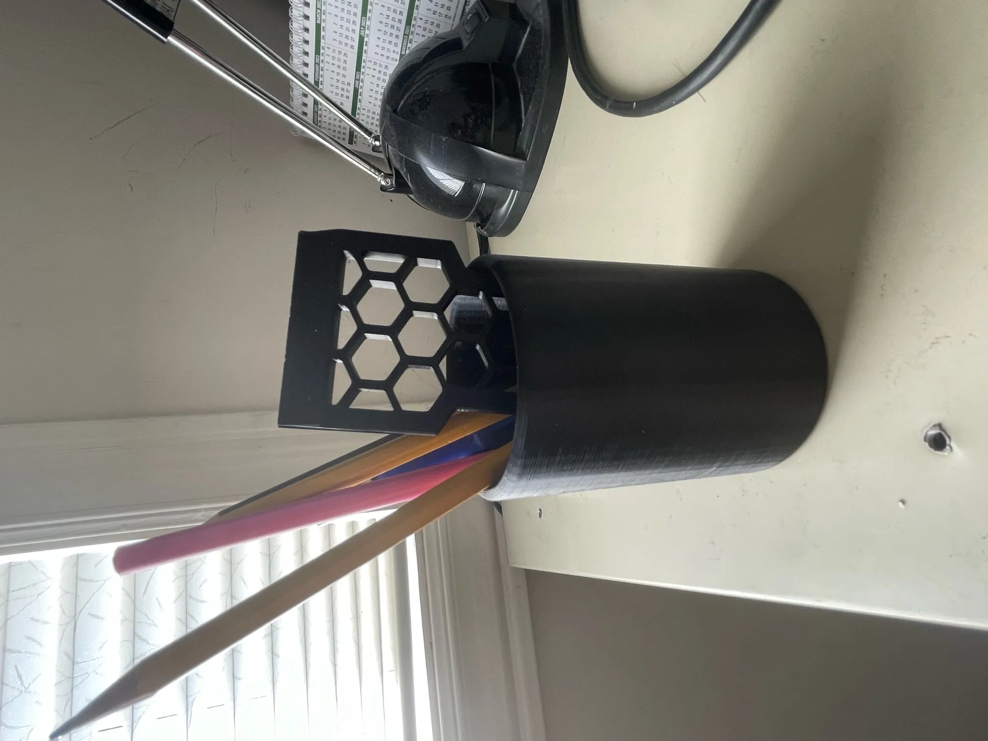 Giá đỡ bút chì hình trụ đơn giản cho văn phòng