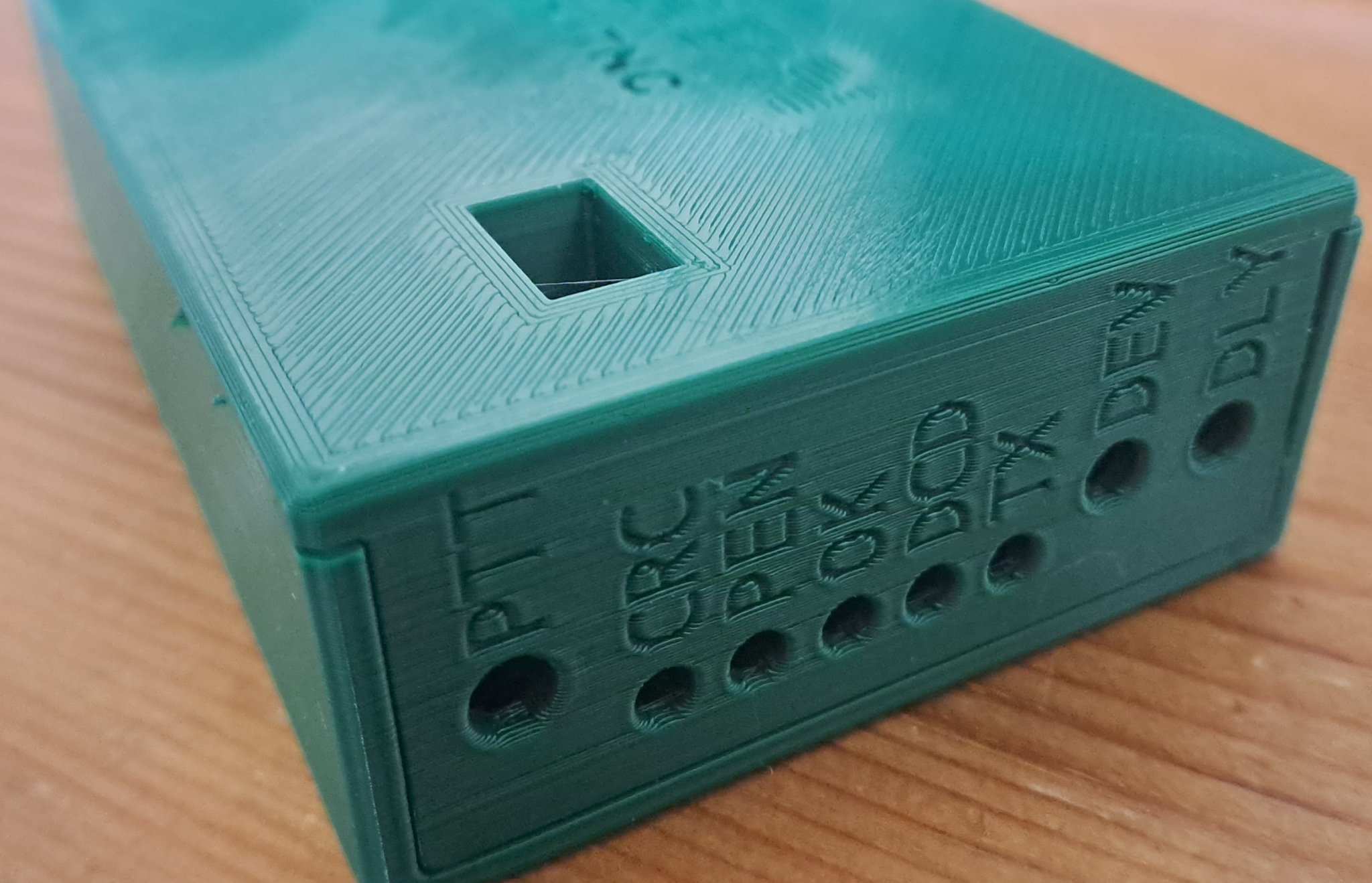 Vỏ bảo vệ Nino TNC A4 cho thiết bị điện tử