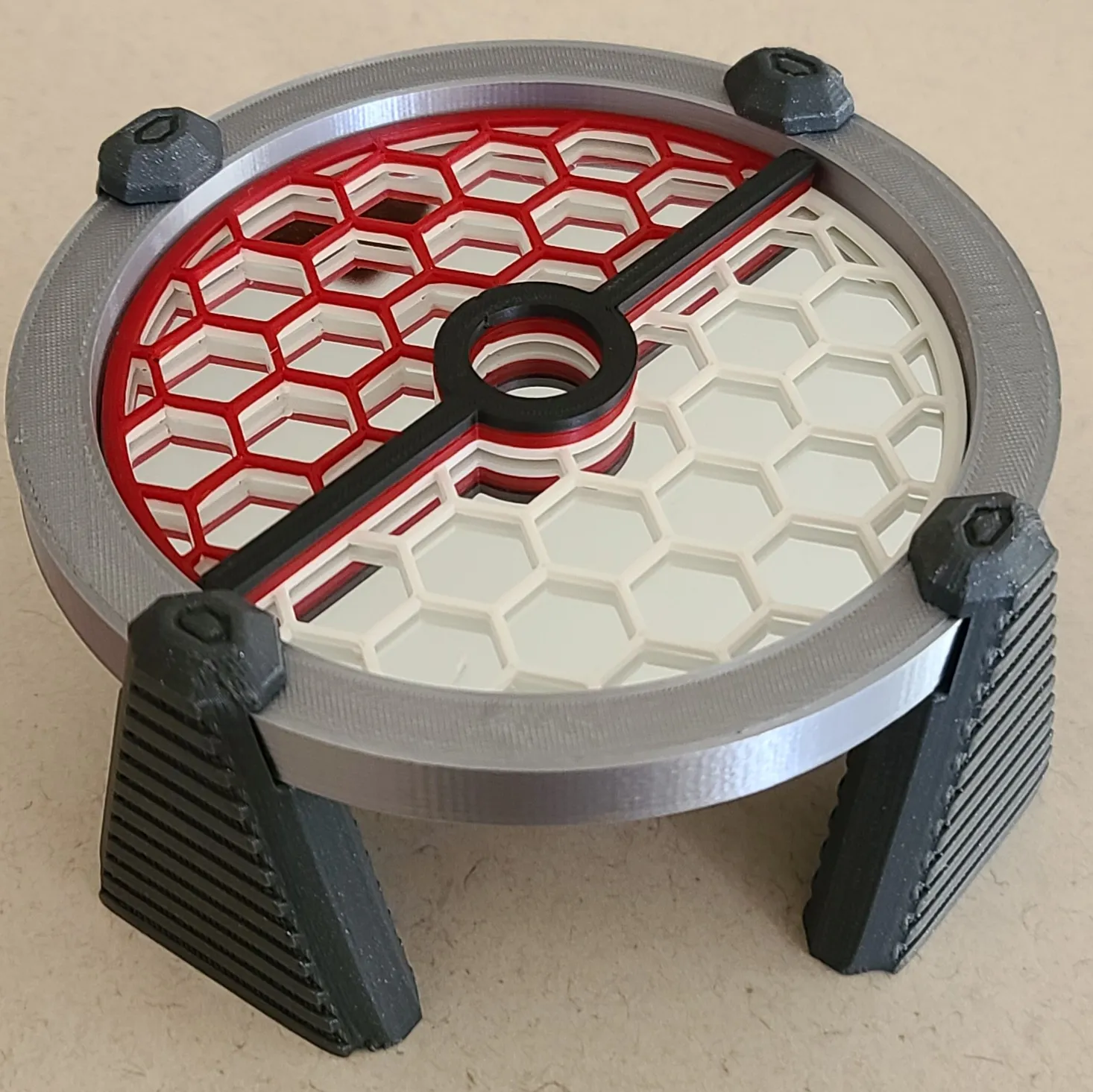 Hệ thống giá đỡ phản chiếu cho Pokeball Pokémon