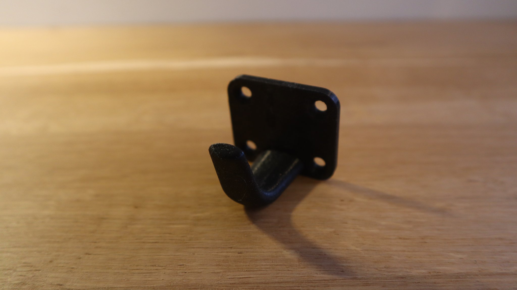 Móc treo dây cáp và vật dụng nhỏ cho văn phòng