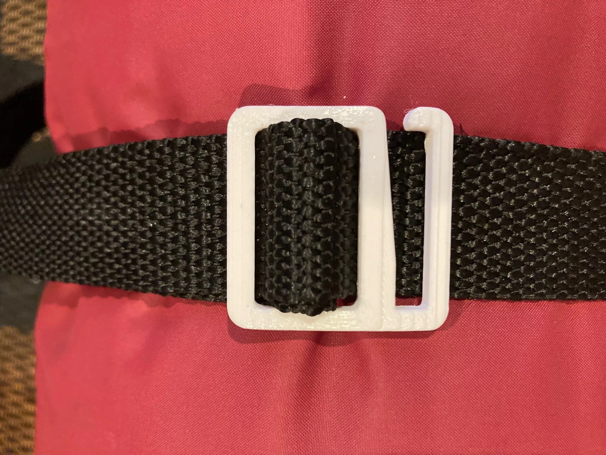 Khóa đai điều chỉnh với móc G để kết nối dây đai