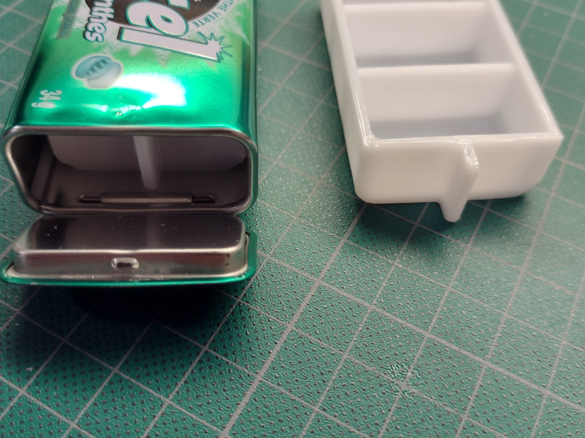 Giá đỡ tổ chức hộp bạc hà bằng kim loại