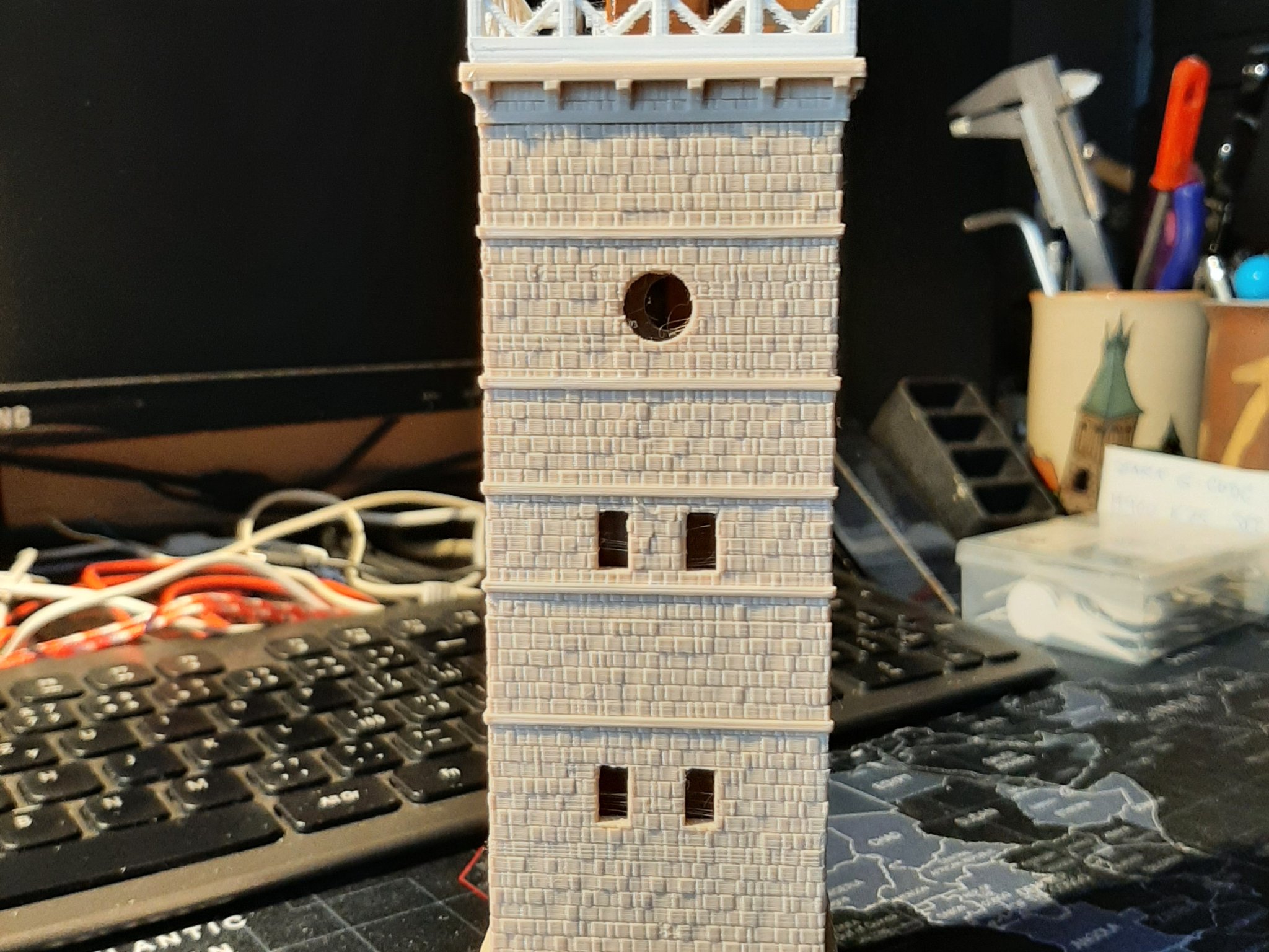 Tháp quan sát đá Pajndl trên đỉnh Tisovský