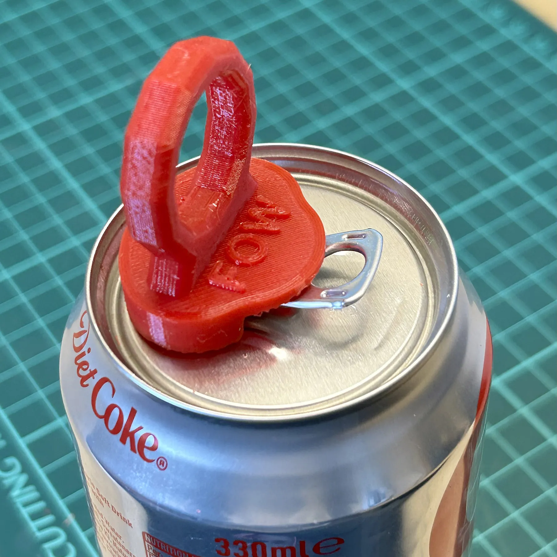 Bịt ngăn ong bắp cày cho lon nước uống tiêu chuẩn