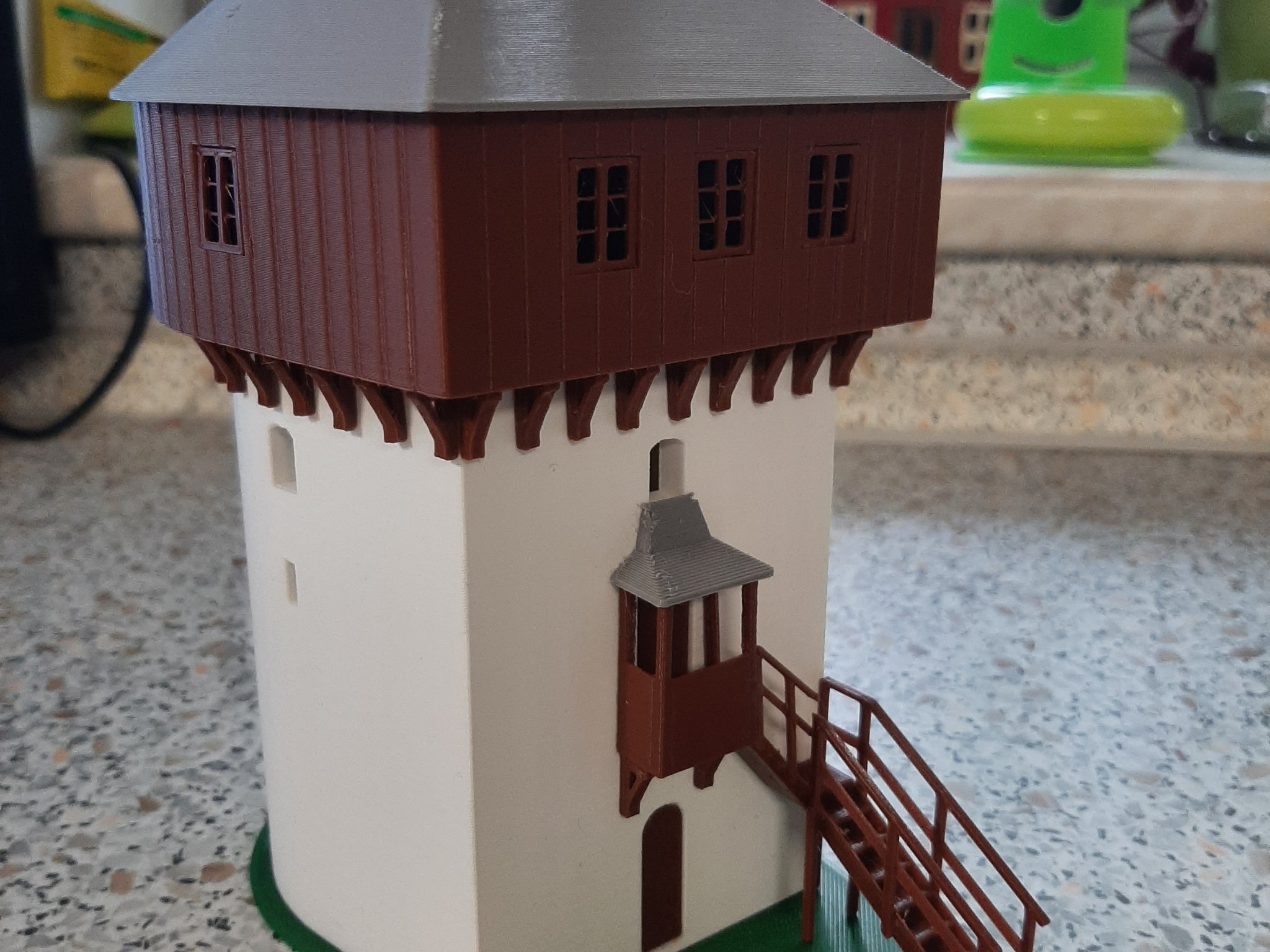 Tháp quan sát Hartenštejn từ đổ nát lâu đài 1473