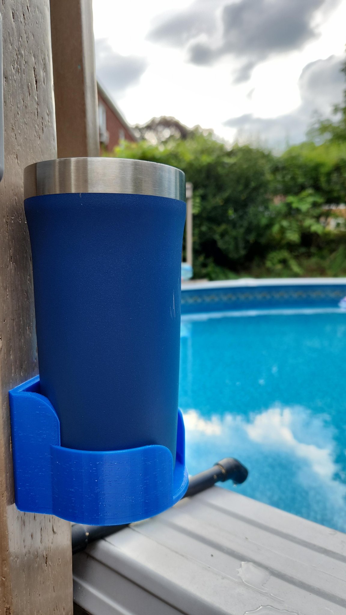 Giá đỡ cốc gắn dọc cho bể bơi