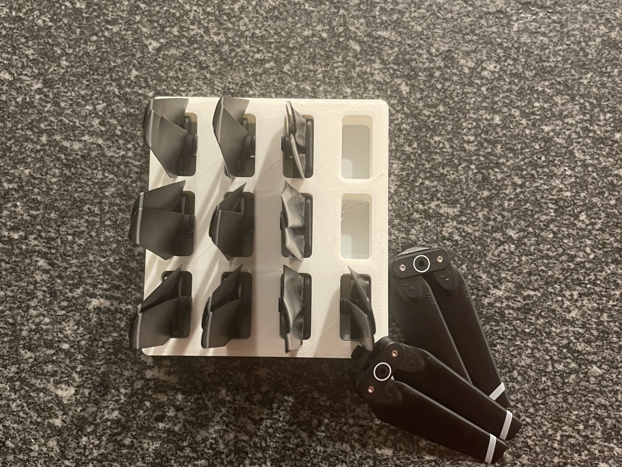 Giá đỡ chân vịt DJI Spark hiện đại và tinh tế