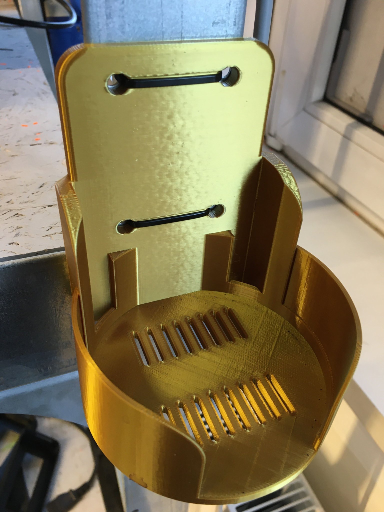 Giá đỡ cốc cà phê cho văn phòng và không gian làm việc