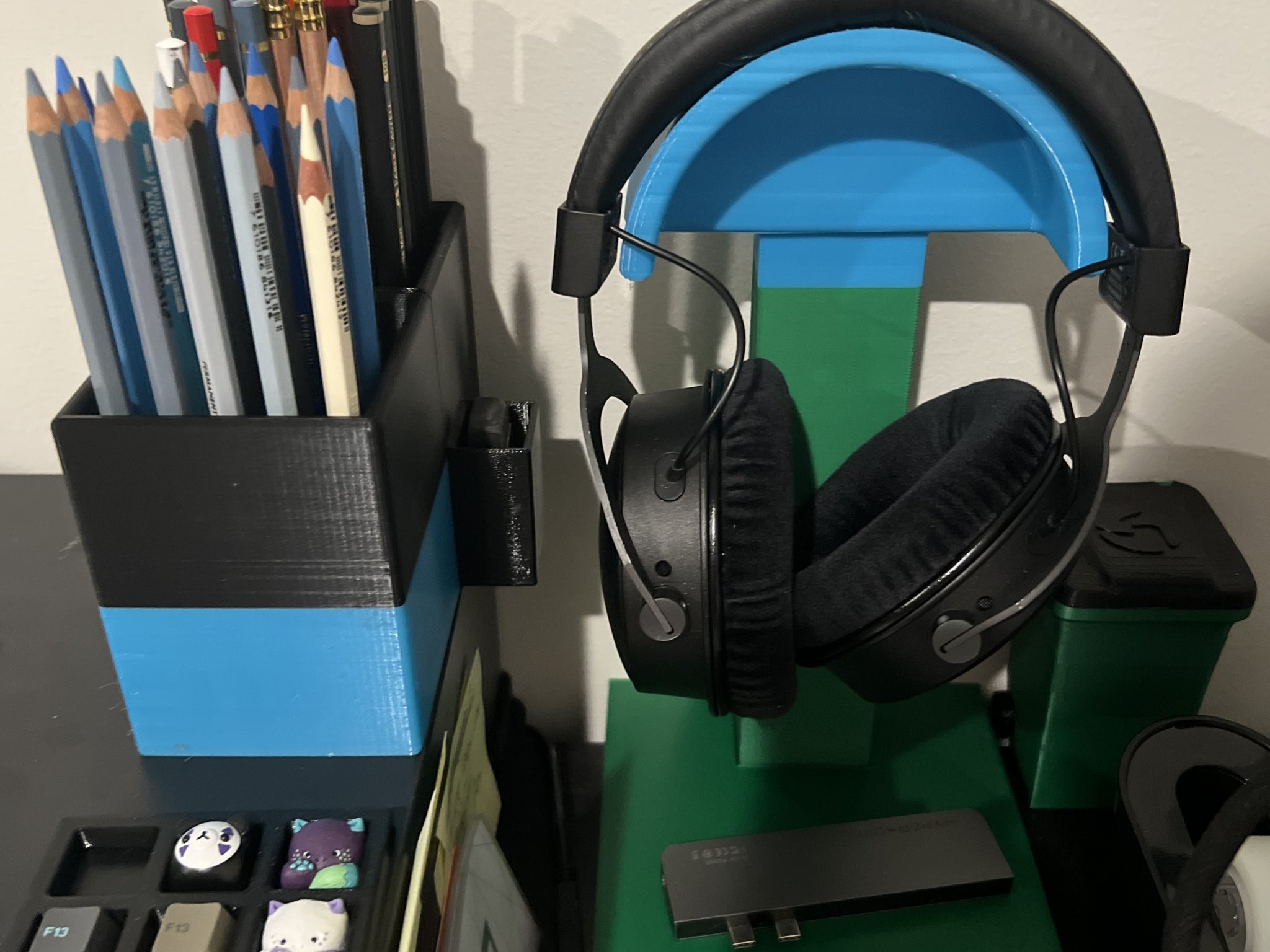 Giá đỡ tai nghe Beyerdynamic cho bàn làm việc