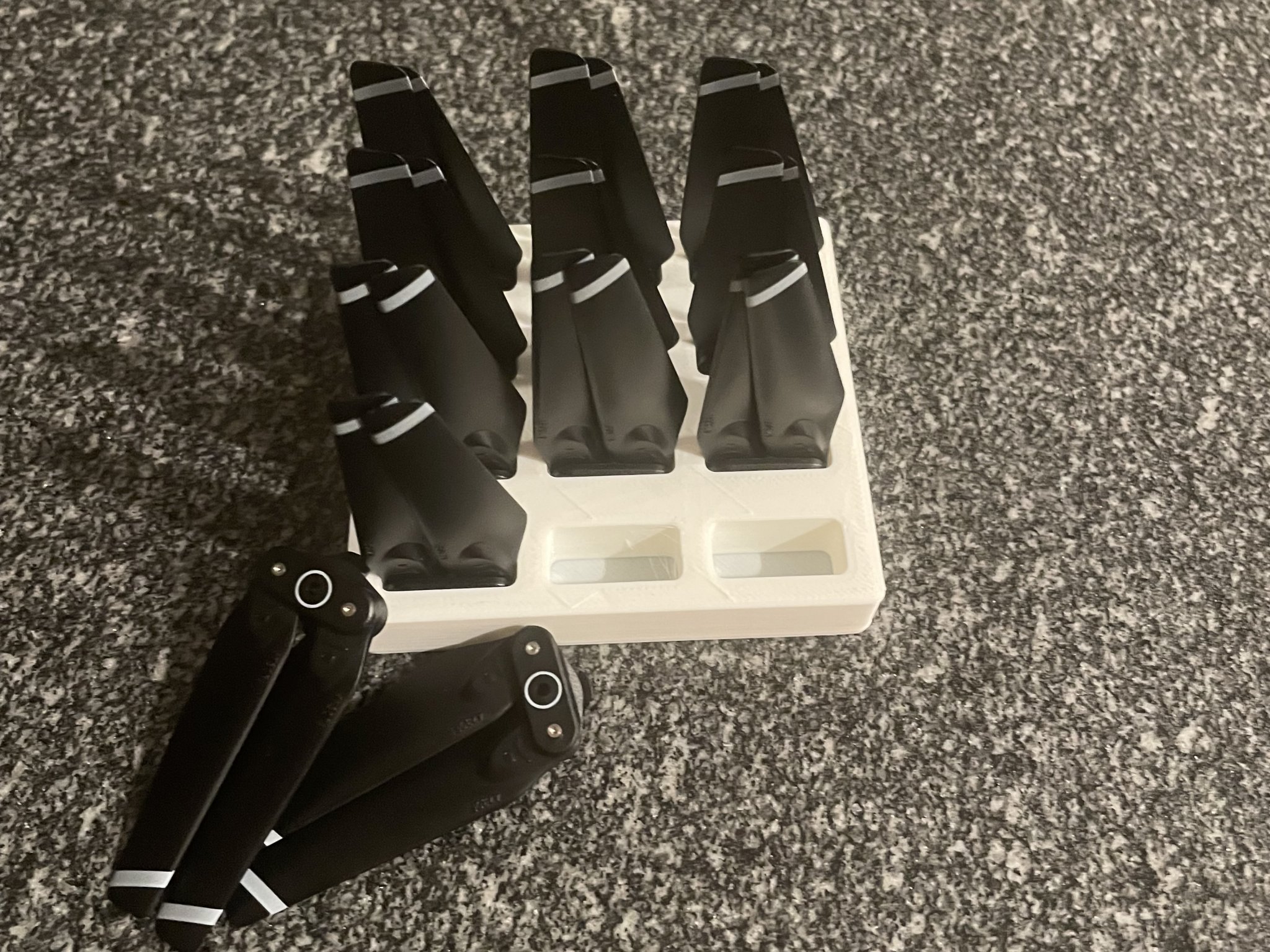 Giá đỡ chân vịt DJI Spark hiện đại và tinh tế