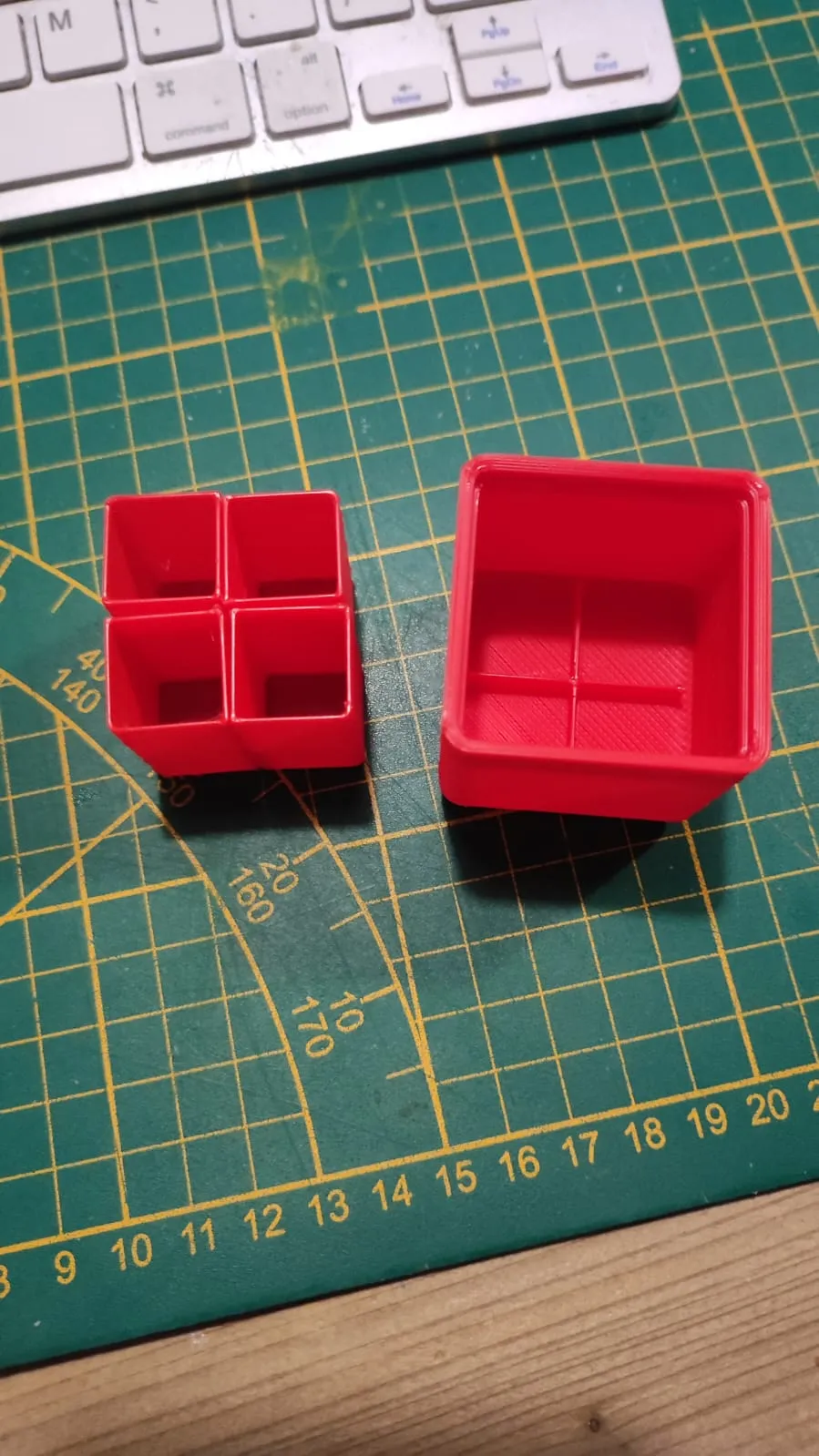 Thùng Gridfinity 1x1 với 4 thùng nhỏ bên trong