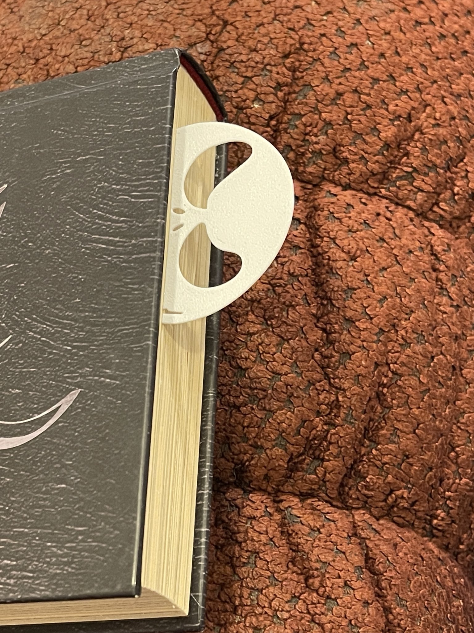 Dấu sách Jack và Sally trong phim Kỳ Nghĩa Giáng Sinh