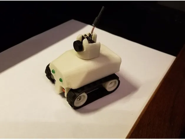 Xe tăng FPV điều khiển từ xa nhỏ gọn với bánh xe Lego