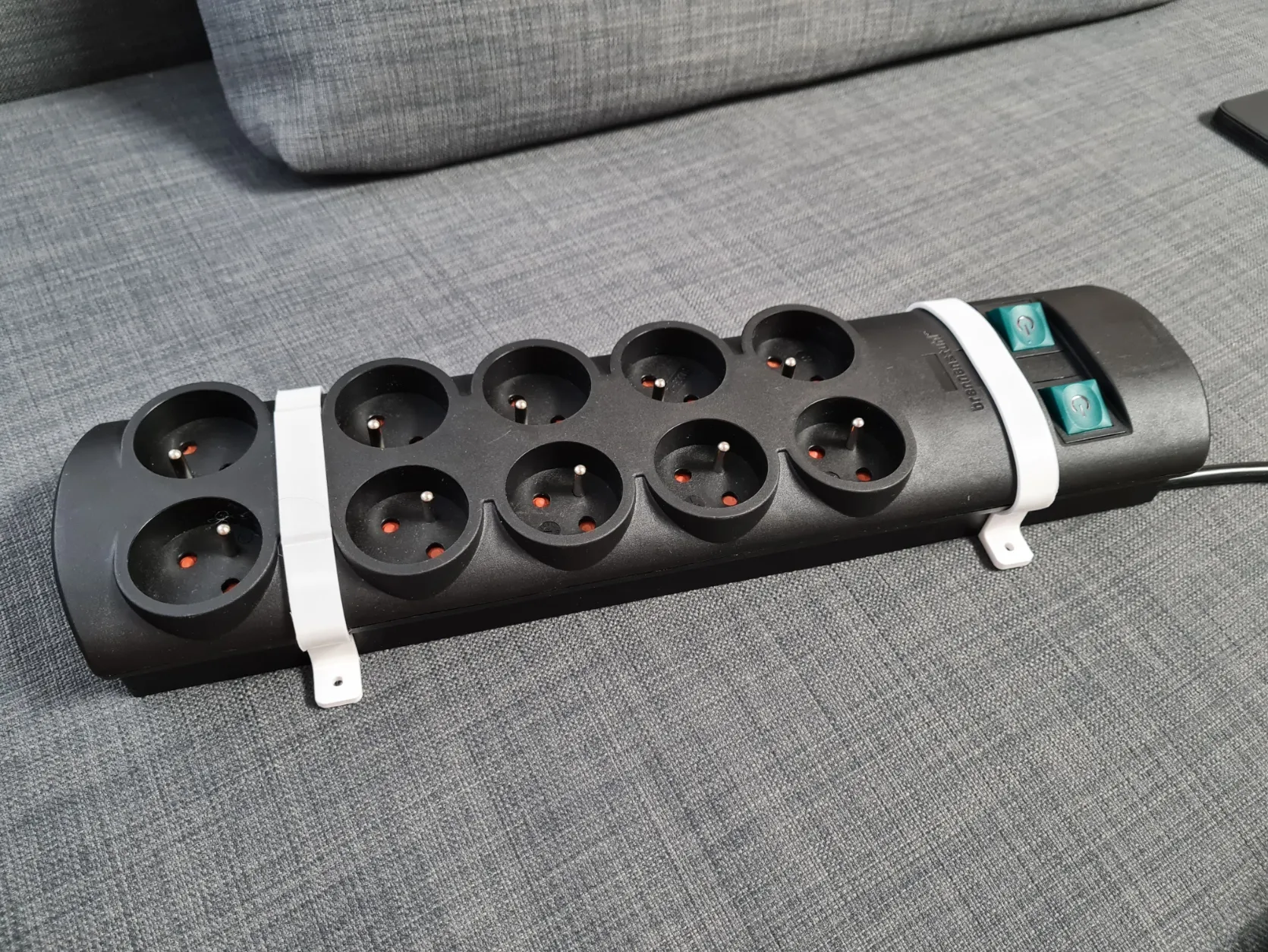 Giá đỡ gắn tường cho ổ cắm Brennenstuhl Primera-Line