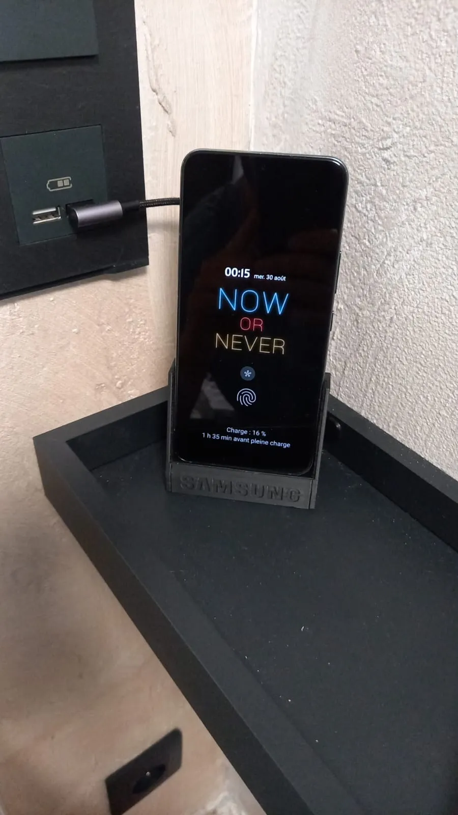 Giá đỡ dock cho Samsung Galaxy S22 với cáp sạc