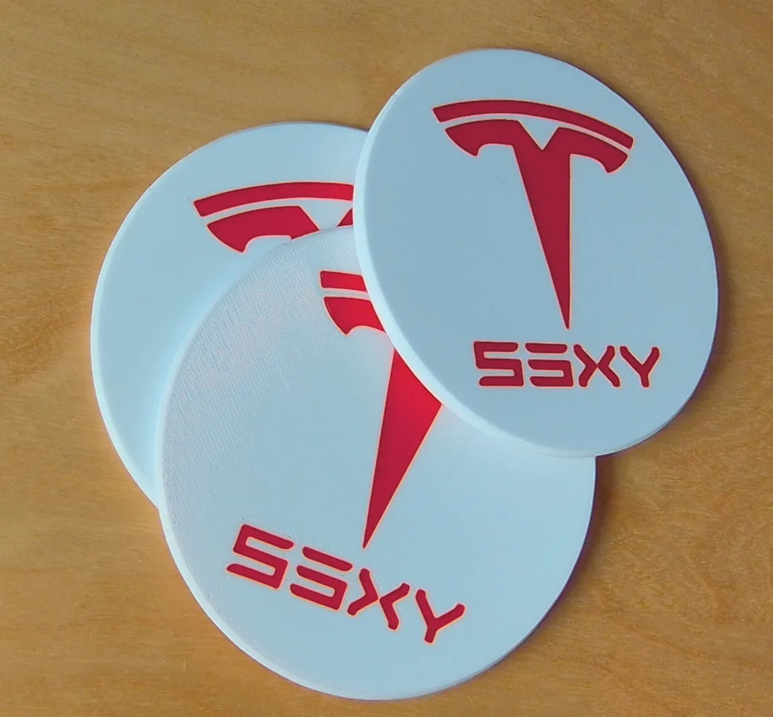 Đế lót ly Tesla S3XY với logo đặc trưng