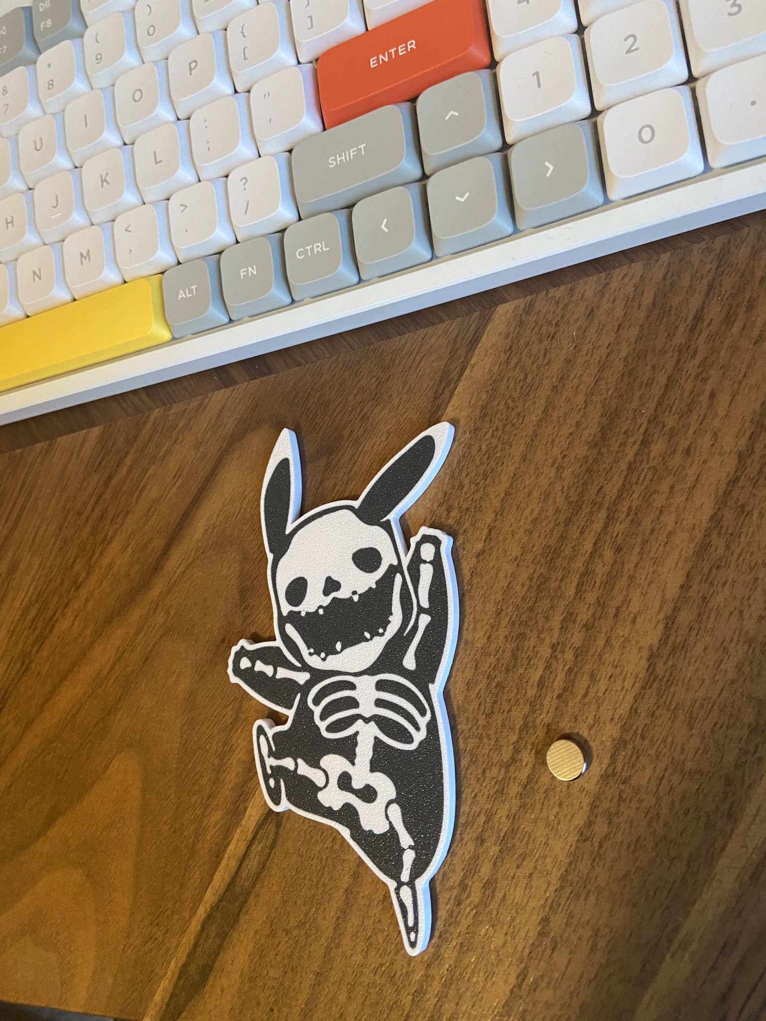 Nam châm Pikachu bộ xương (Hai màu)