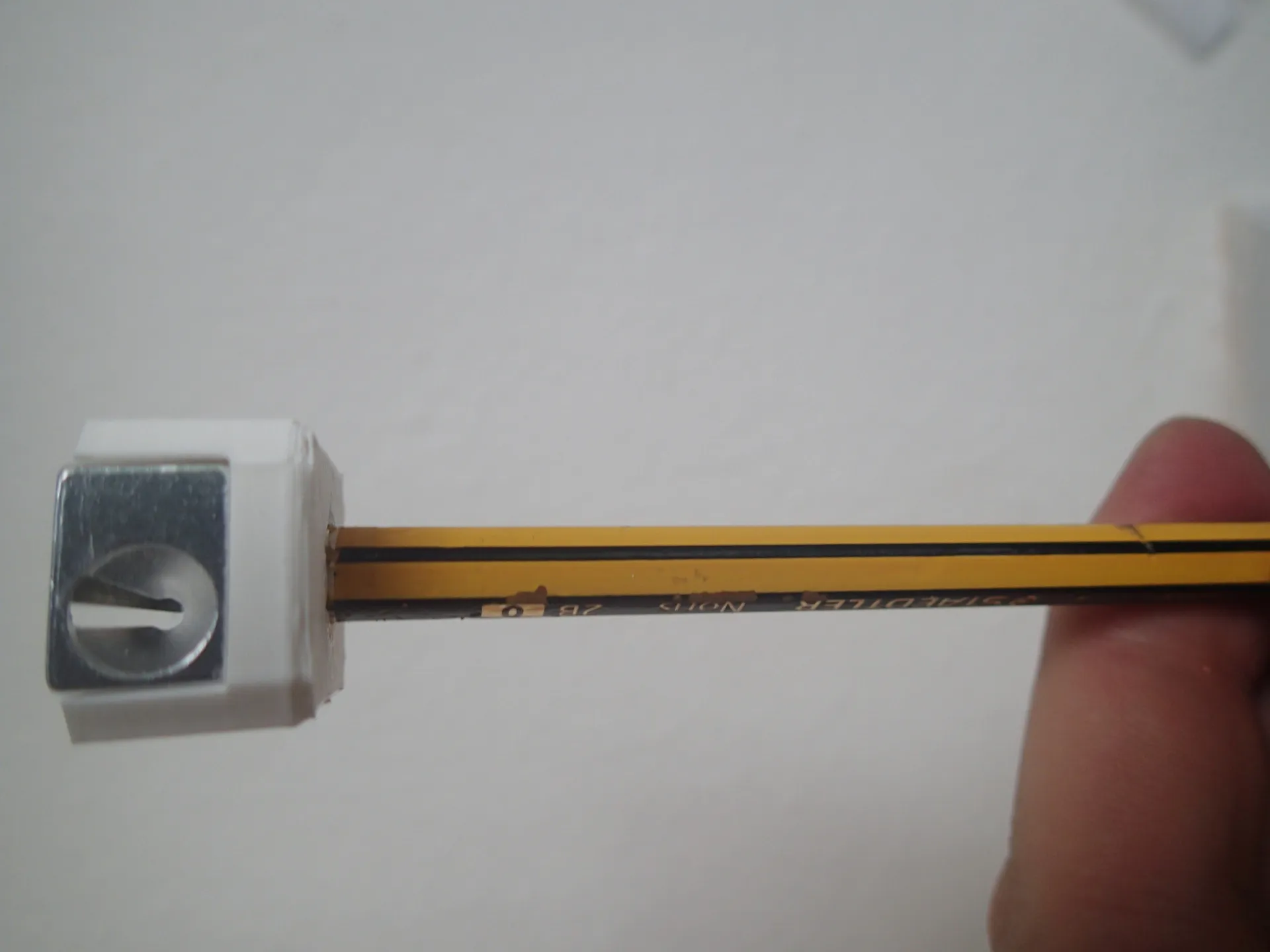 Giá đỡ cho orezavatko trên bút chì