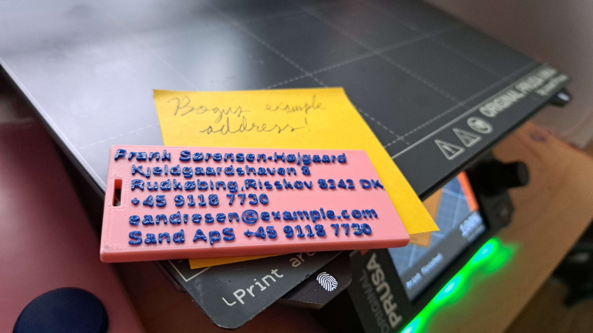 Thẻ hành lý thiết kế tùy chỉnh bằng OpenSCAD