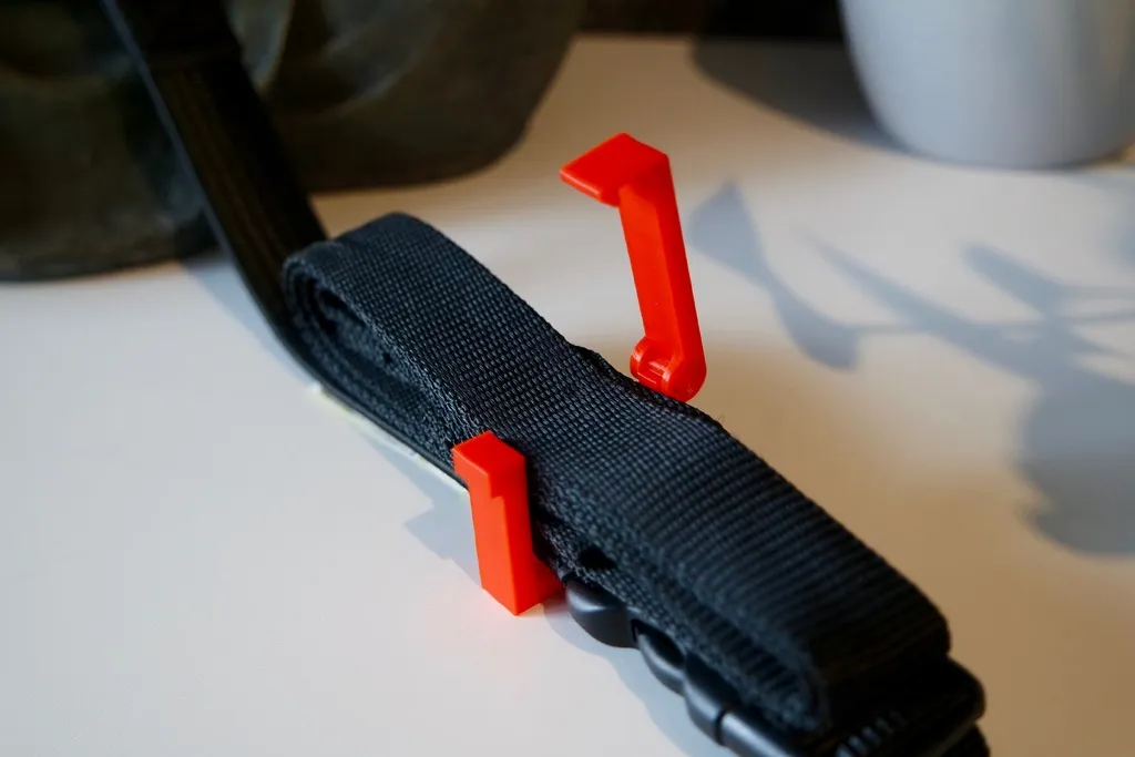 Kẹp cho dây đai ROK tiện lợi khi lưu trữ