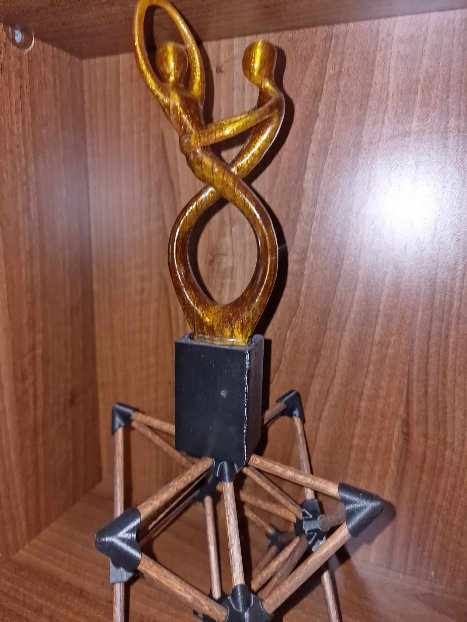 Tượng đôi yêu thương đang khiêu vũ