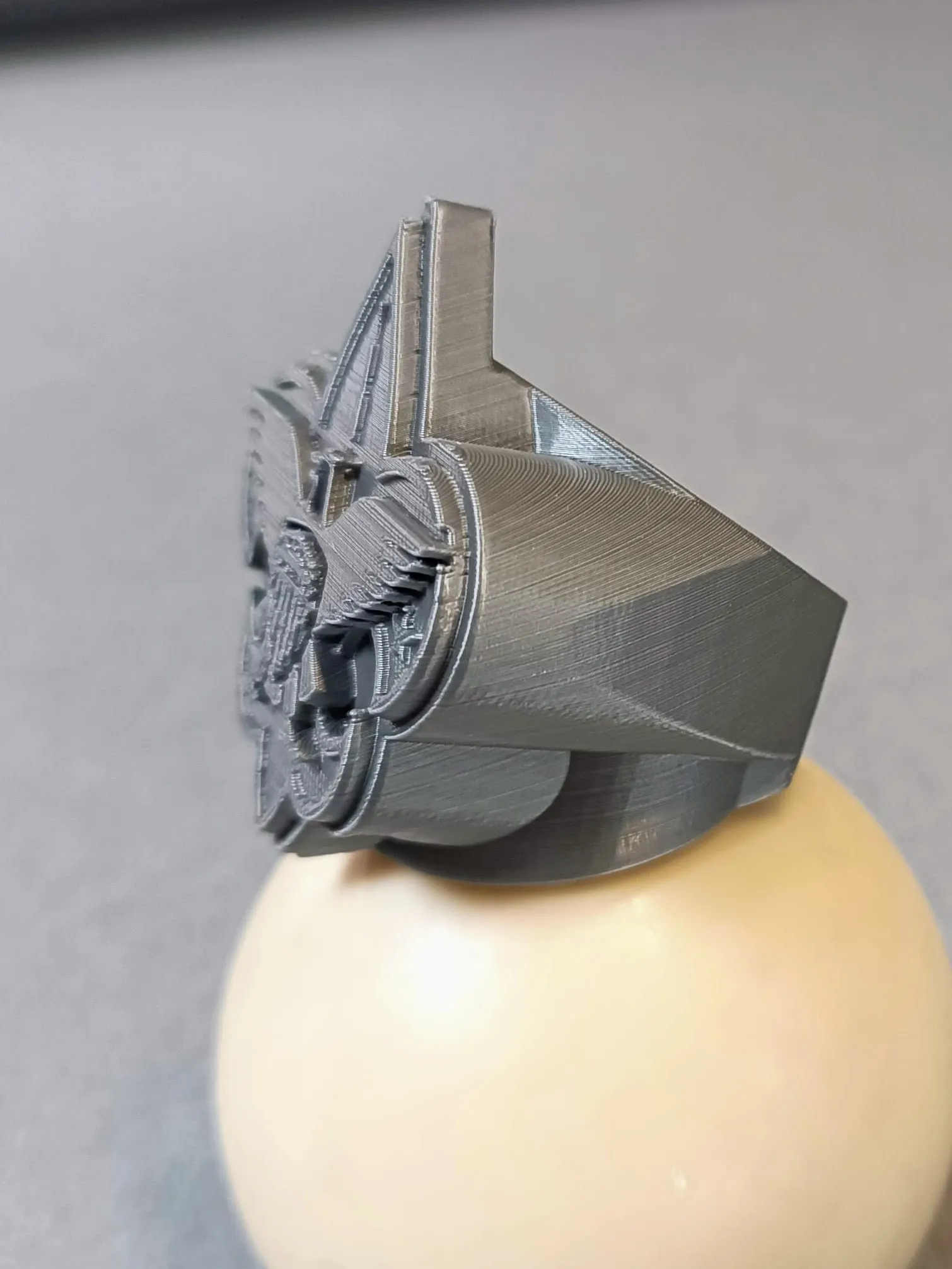 Biểu tượng woggle của Boy Scouts of America với logo 3D nhiều lớp