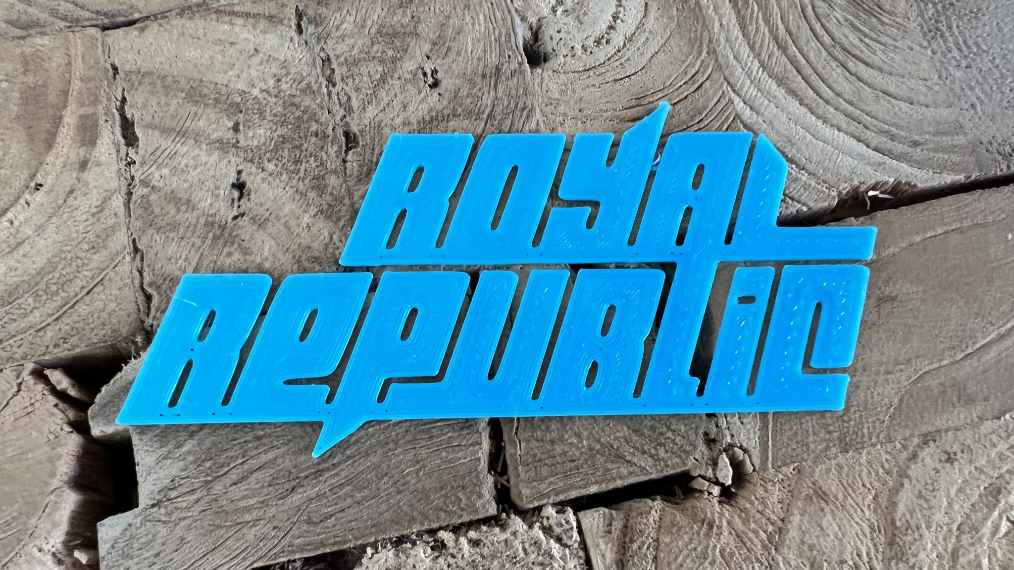 Biểu tượng Royal Republic độc đáo cho trang trí nội thất