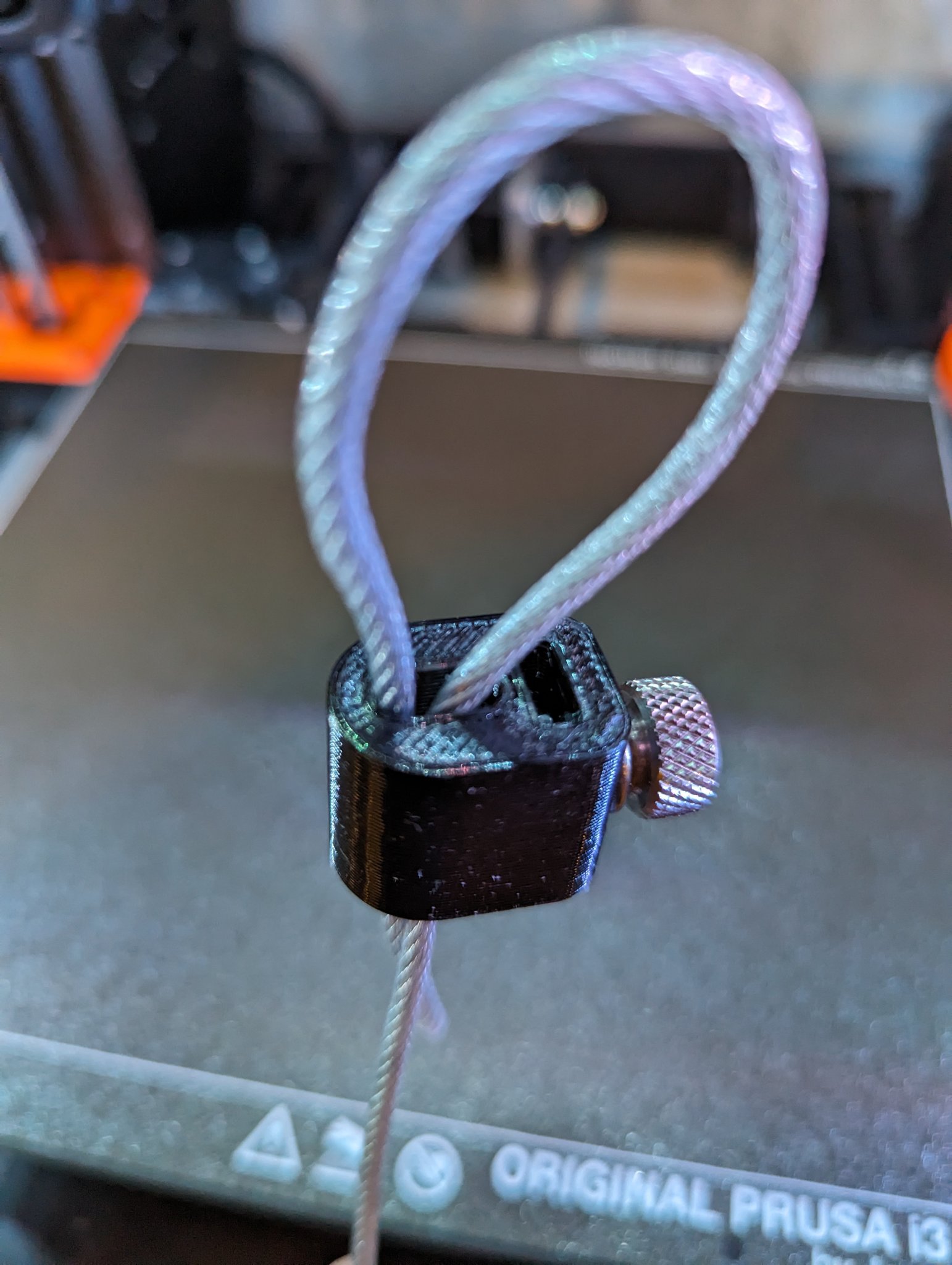 Kẹp cáp cơ bản cho cáp mạ vinyl