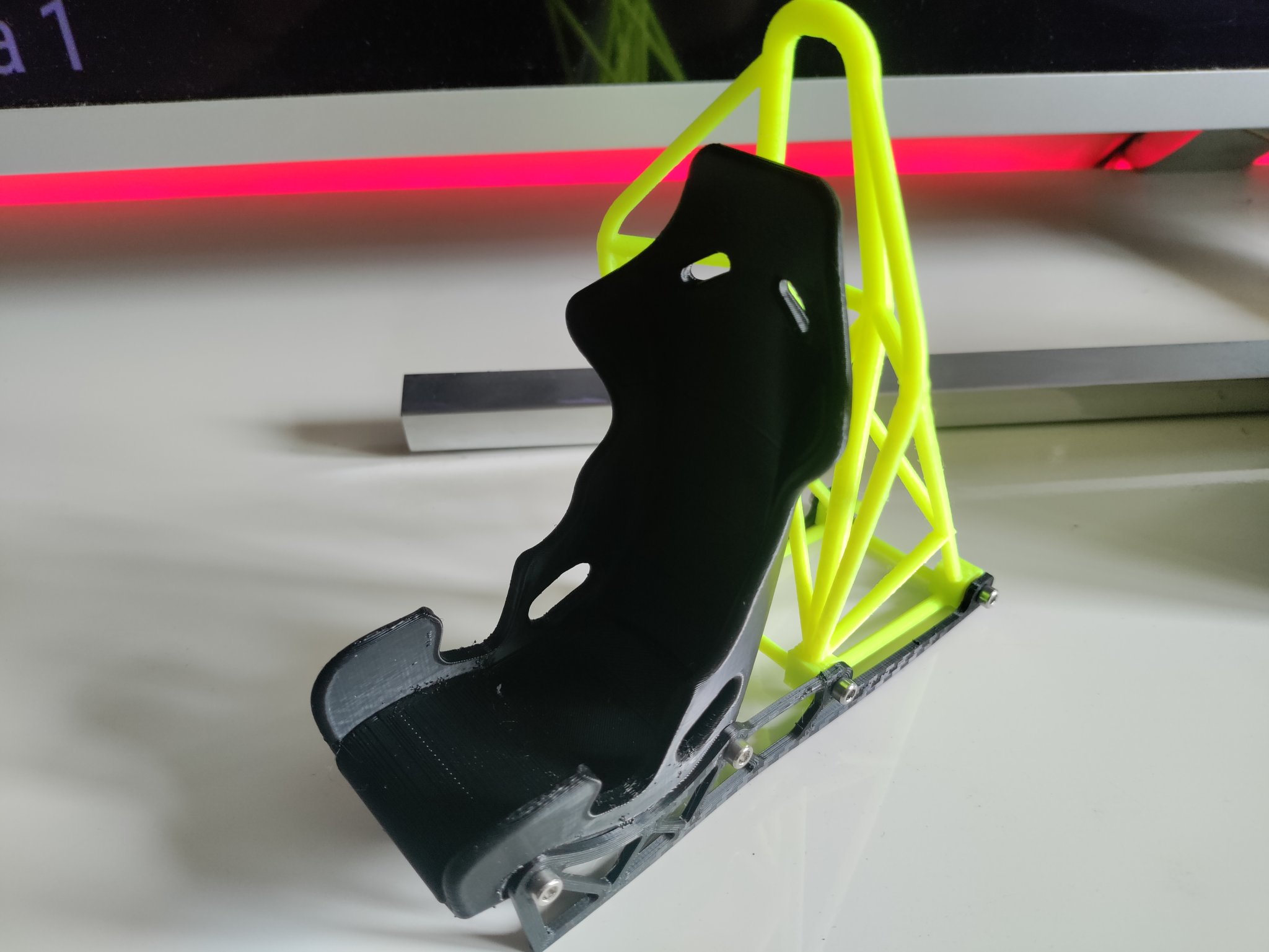 Giá đỡ điện thoại thiết kế từ ghế ô tô