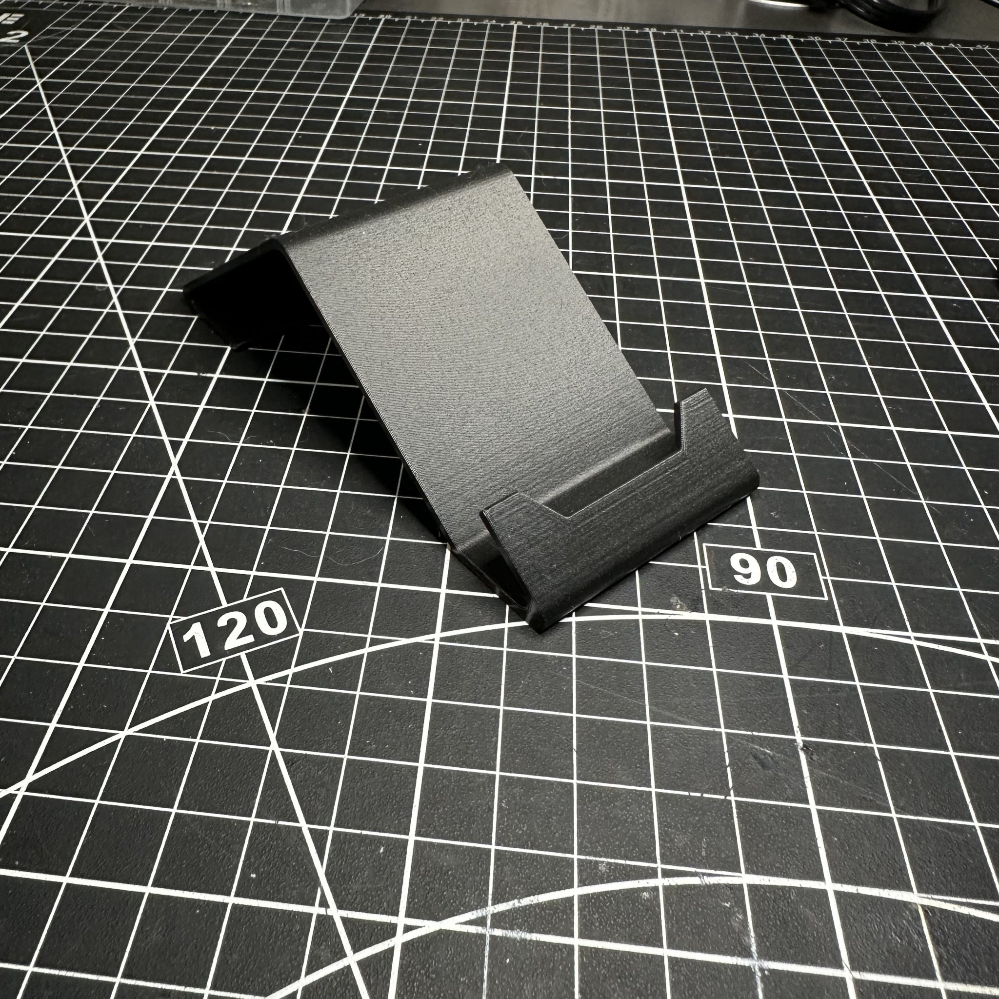 Giá đỡ điện thoại nằm ngang cho việc xem video