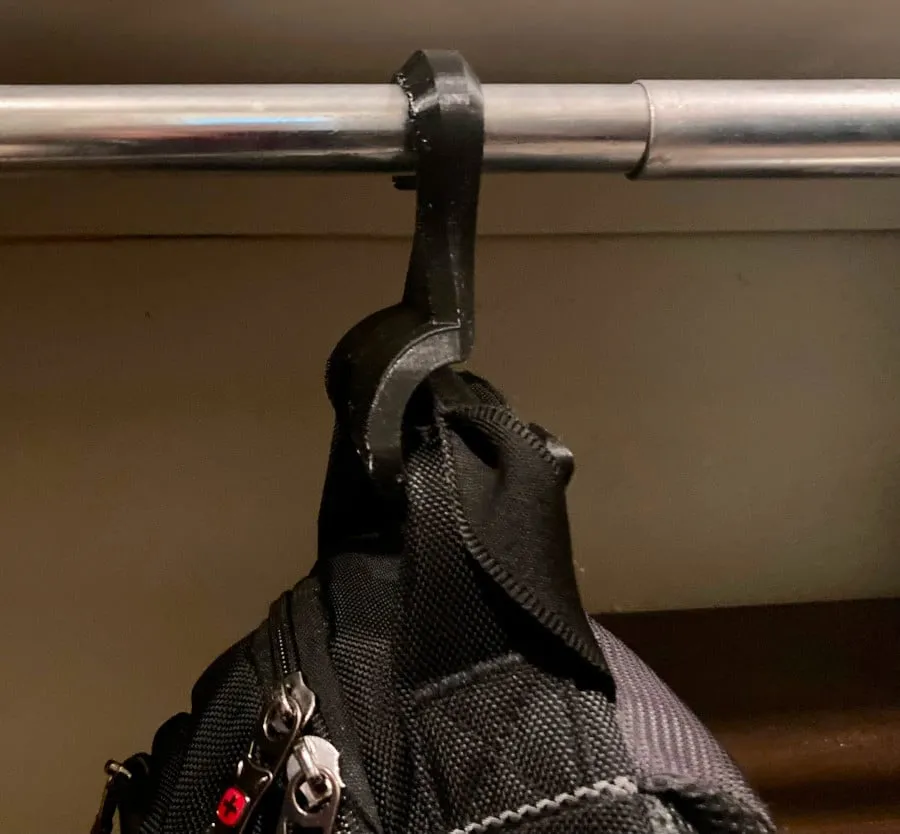 Móc treo balo đơn giản cho thanh treo tủ quần áo