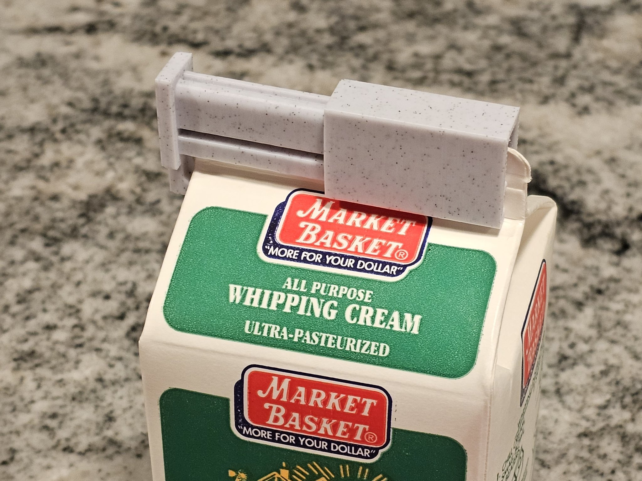 Kẹp giữ nắp hộp sữa an toàn và chắc chắn