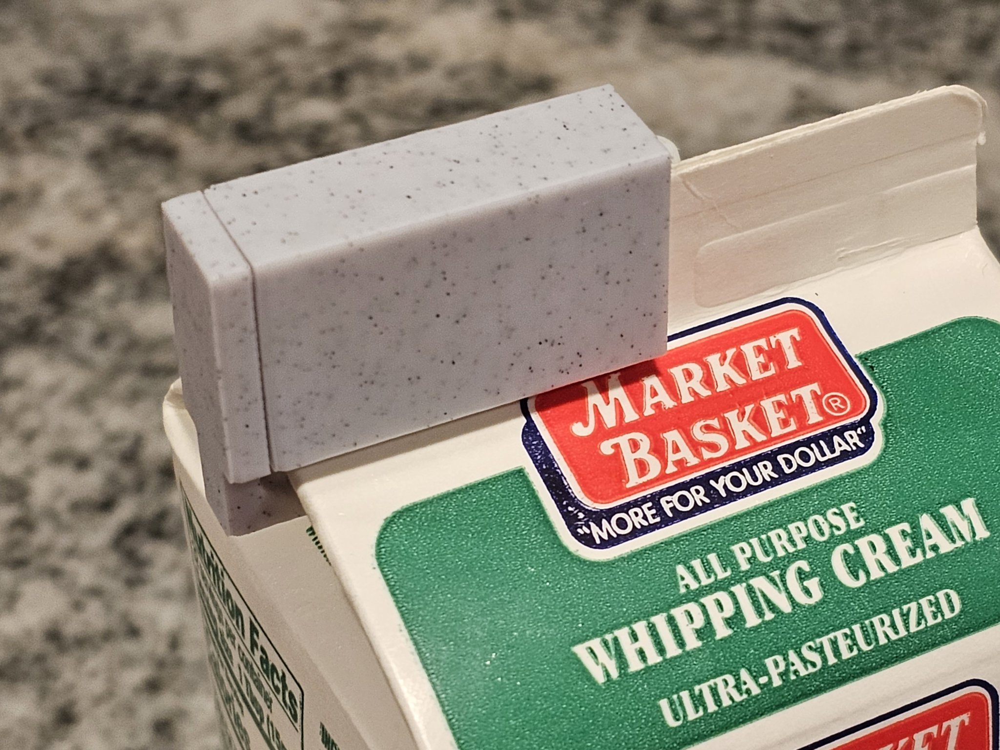 Kẹp giữ nắp hộp sữa an toàn và chắc chắn