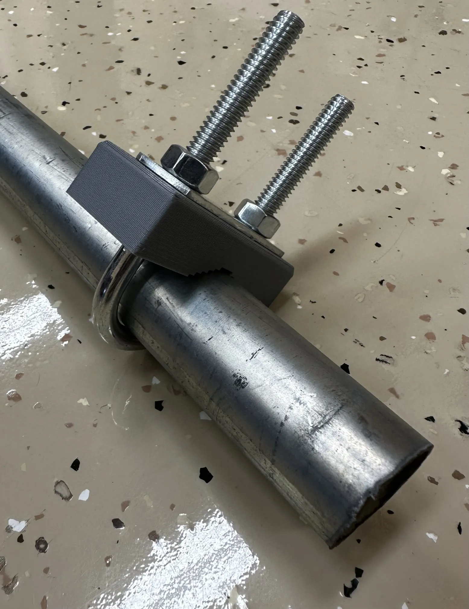 Giá đỡ U-Bolt 1 1/4" (1.25 in) cho ống 5/16