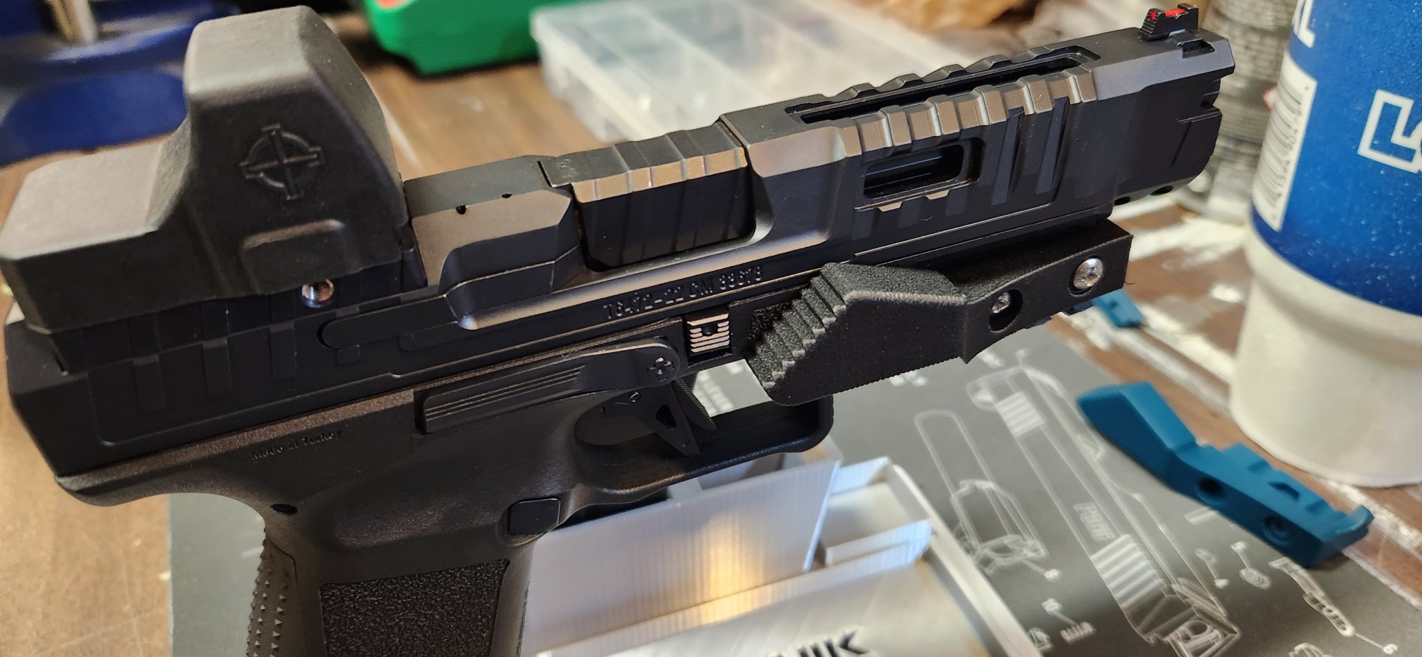 Bàn đạp ga Canik SFX Rival kiểm soát độ nâng nòng