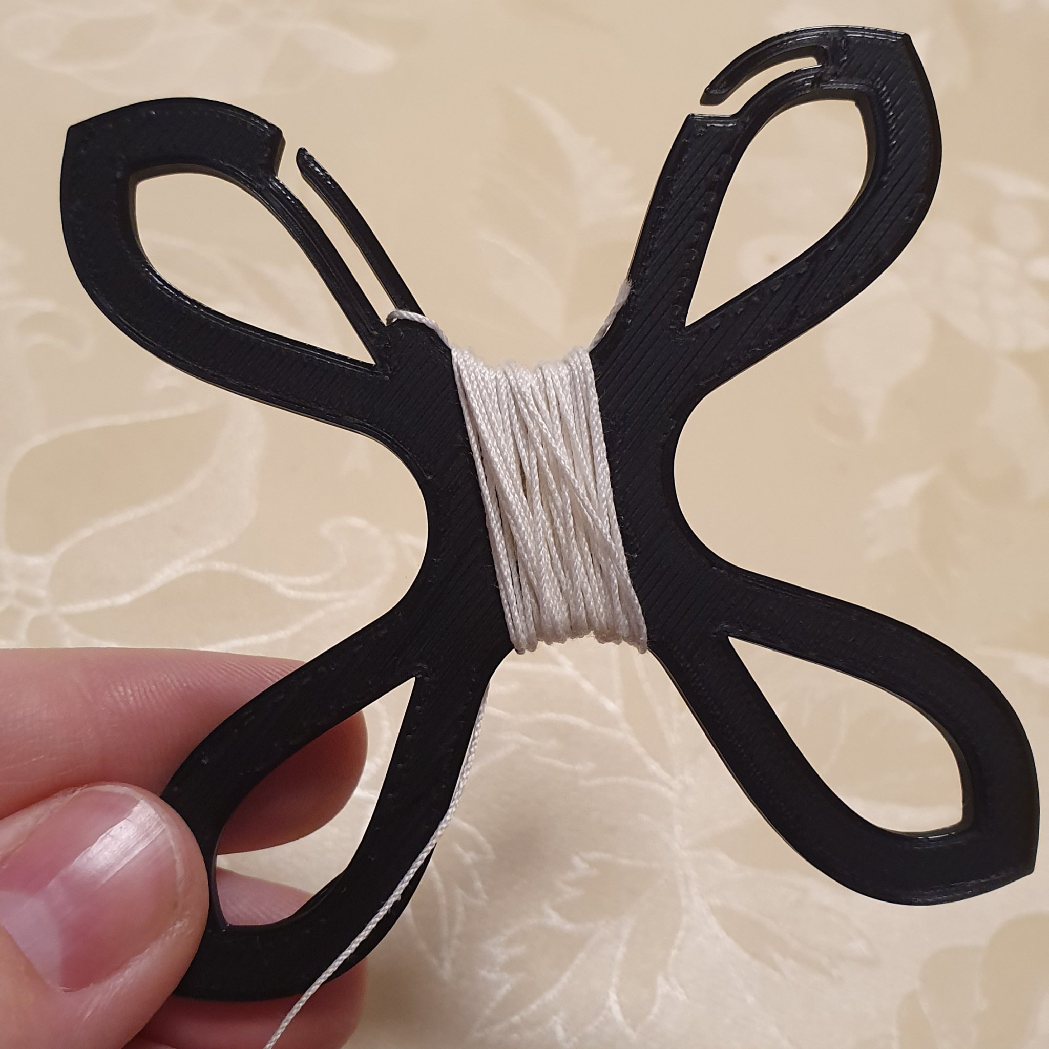 Cuộn chỉ tổ chức với nhiều kích thước khác nhau