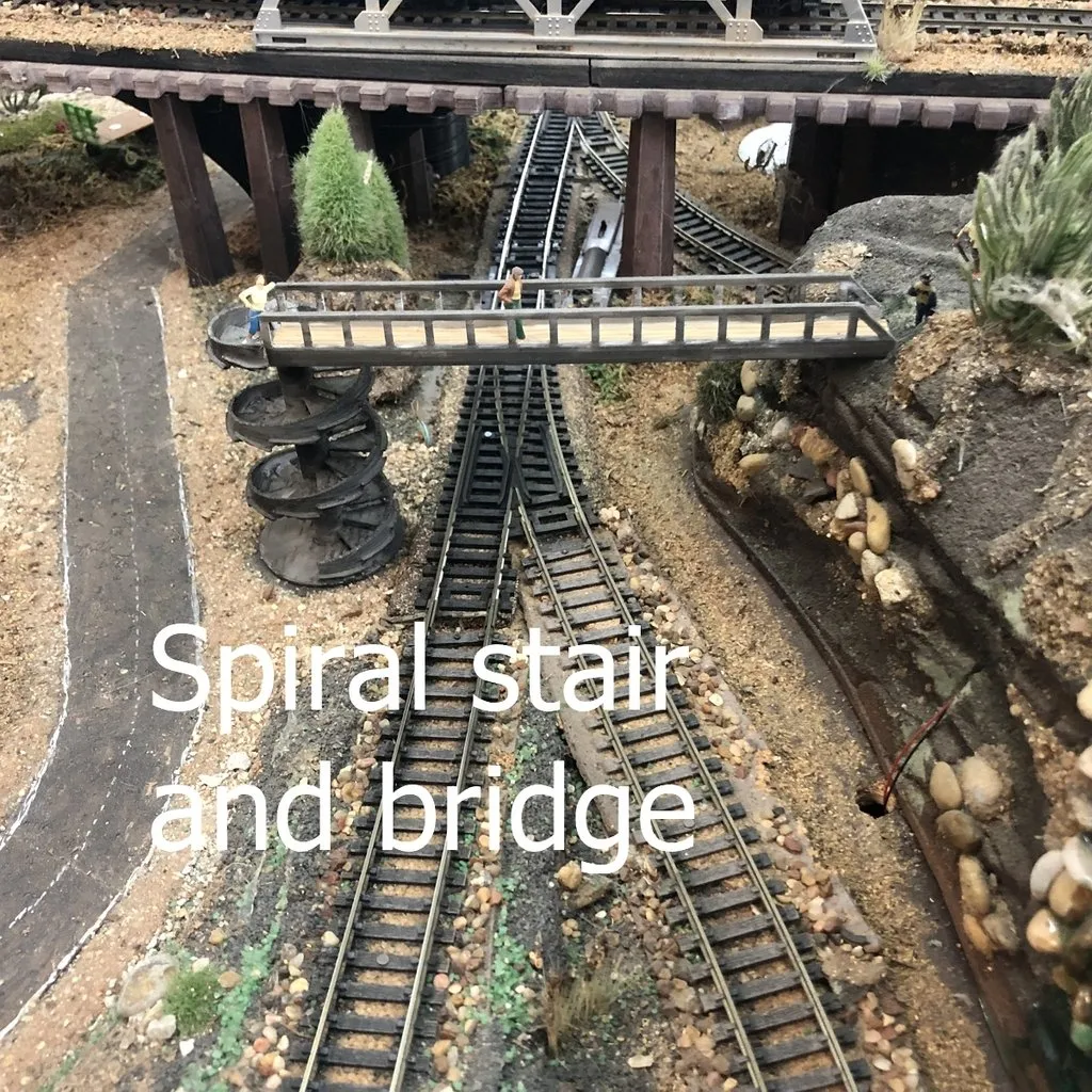 Cầu thang xoắn và cầu nối tỷ lệ HO