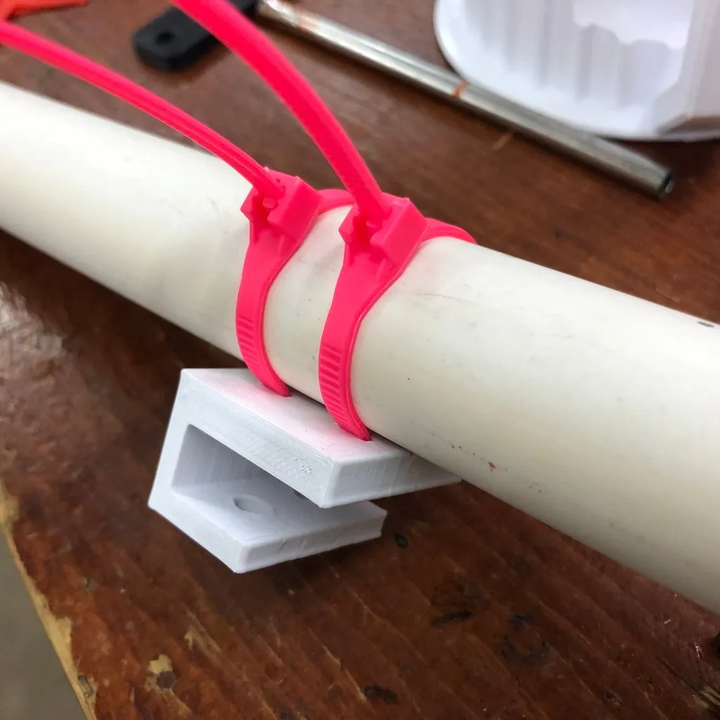 Giá đỡ lắp đặt với kênh Zip tie mù