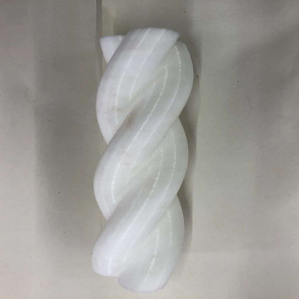 Bình hoa xoắn 3 cánh in 3D