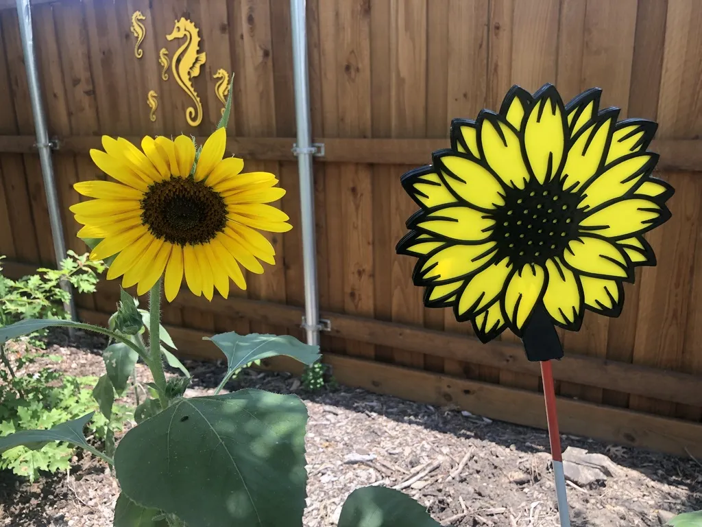 Nghệ thuật sân vườn in 3D hình hoa hướng dương