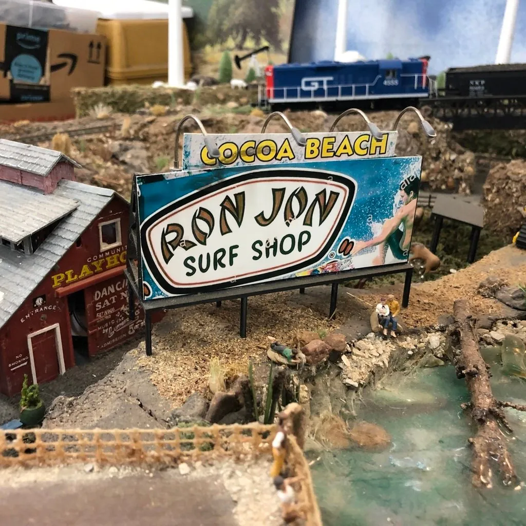 Biển quảng cáo ven đường quy mô HO