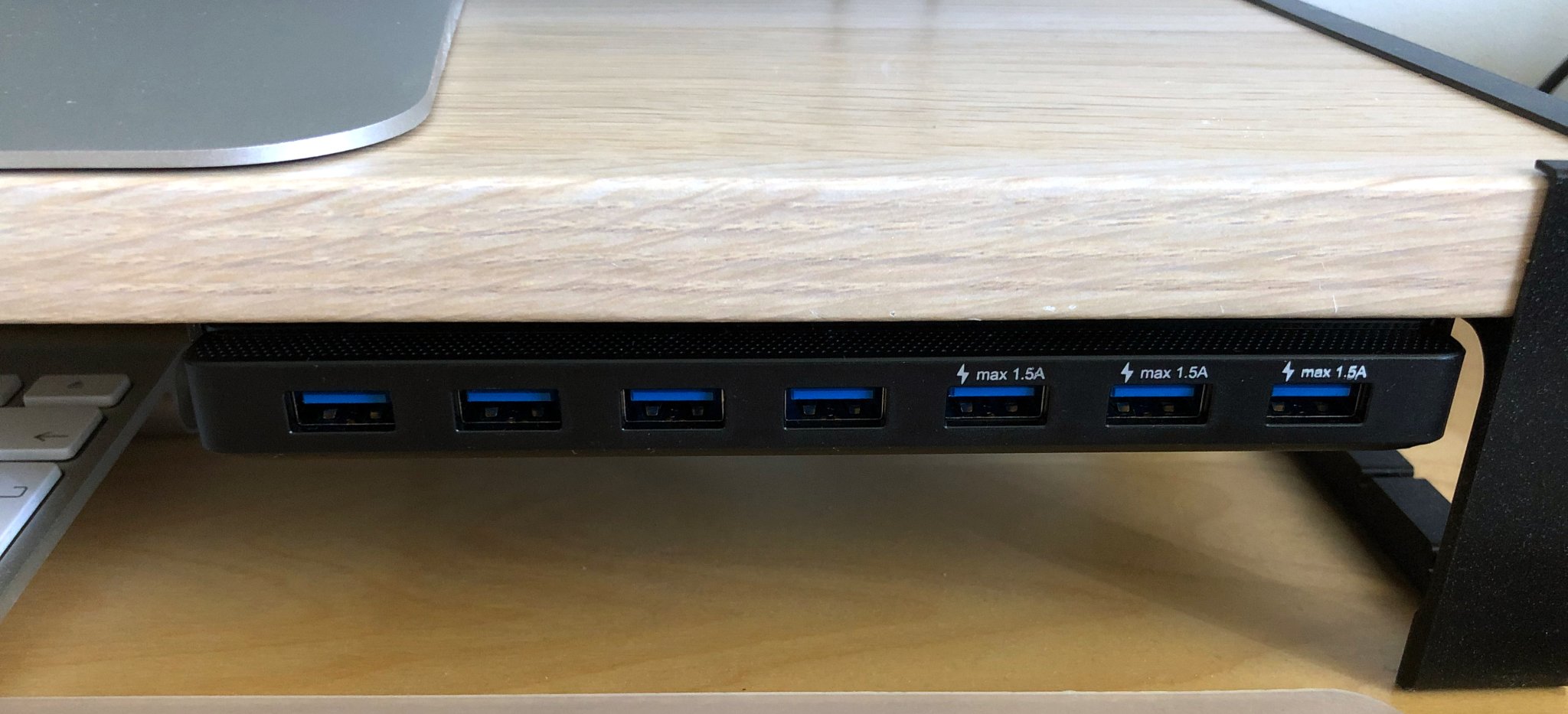 Giá đỡ mini cho Hub USB TP-LINK UH700