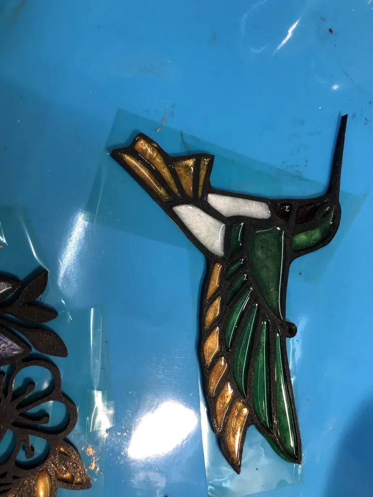 Chim ruồi in 3D để đổ nhựa resin màu