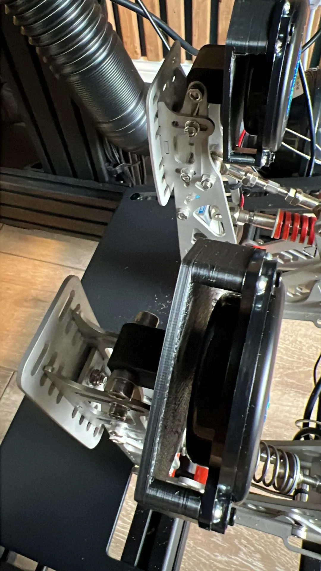 Giá đỡ bàn đạp VRS và Heusinkveld cho transducer TT25