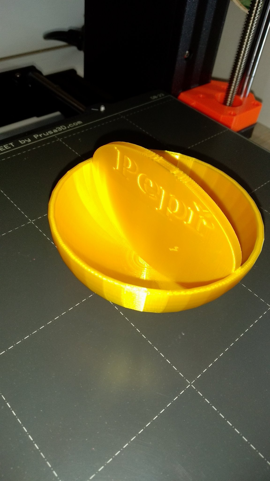 Giá đỡ muối và tiêu kiểu cổ điển từ ký ức tuổi thơ